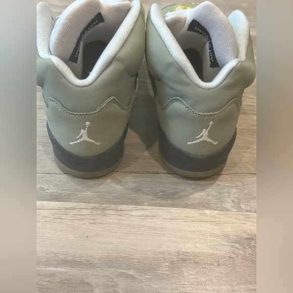 Jordan Retro 5 ‘Jade Horizon’ - Picture 5 of 6